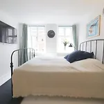 Hotel apartamentowy Latin Quater 3*